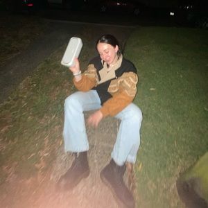 Meet your Posher, Alexis